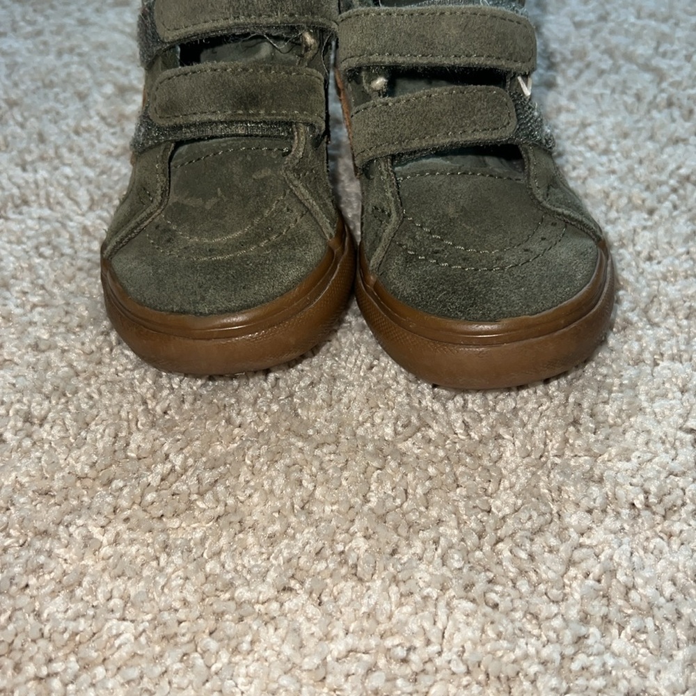 Vans - Picture 6 of 7